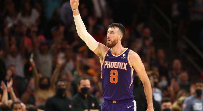 赛后突围战来临，广州队围绕NBA总决赛再遭质疑，媒体盛赞，心理建设被强调的简单介绍